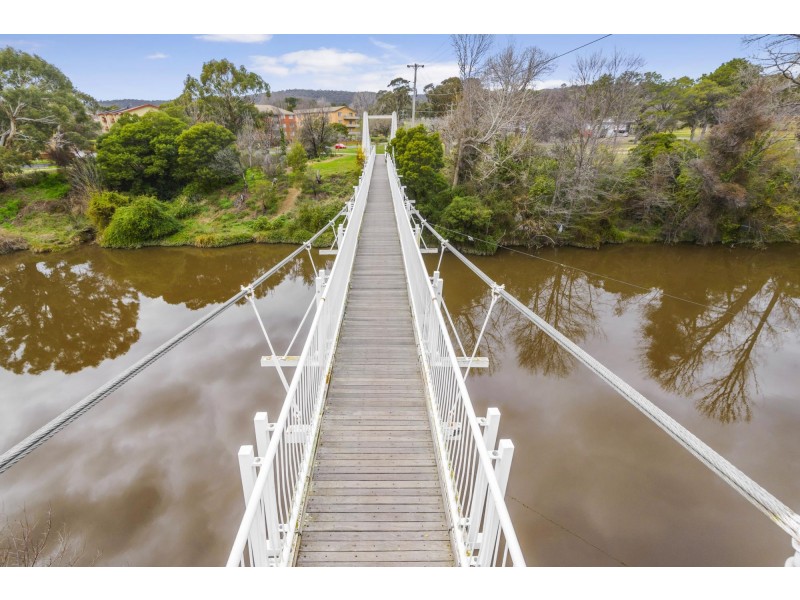 11/56 Trinculo Place, Queanbeyan East NSW 2620