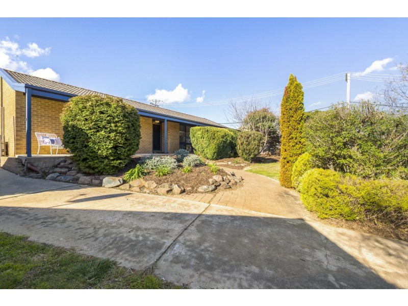 14 Baracchi Crescent, Giralang ACT 2617