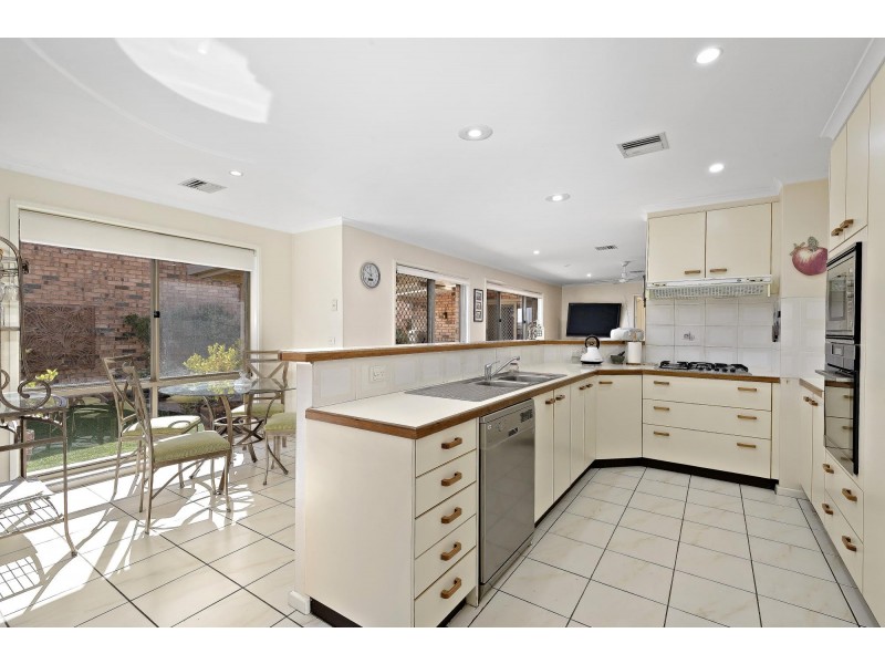 17 Davitt Close, Isaacs ACT 2607