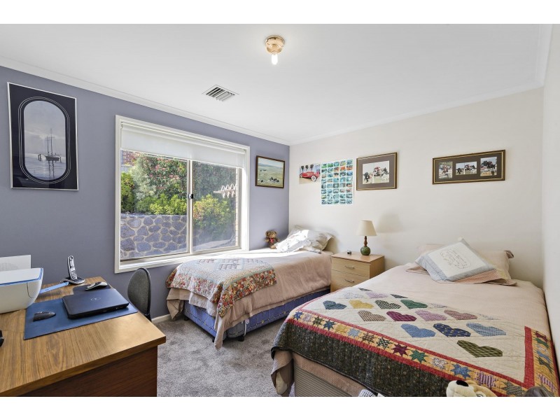 17 Davitt Close, Isaacs ACT 2607