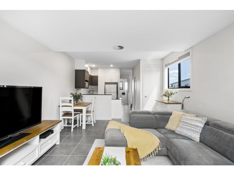 1/15 Wanderlight Avenue, Lawson ACT 2617