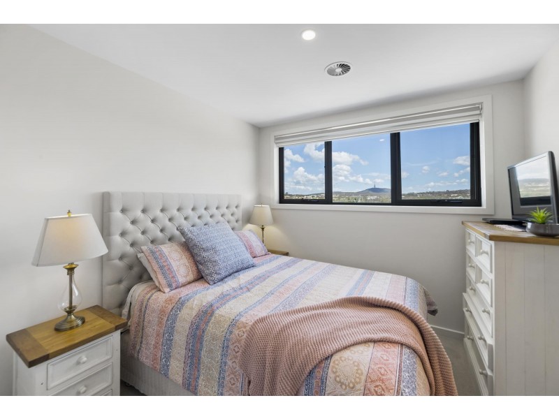 1/15 Wanderlight Avenue, Lawson ACT 2617