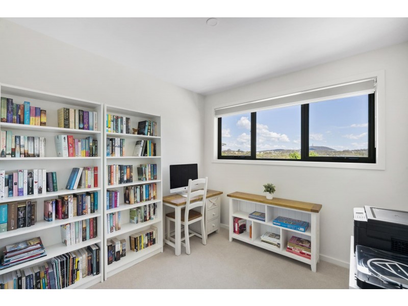 1/15 Wanderlight Avenue, Lawson ACT 2617