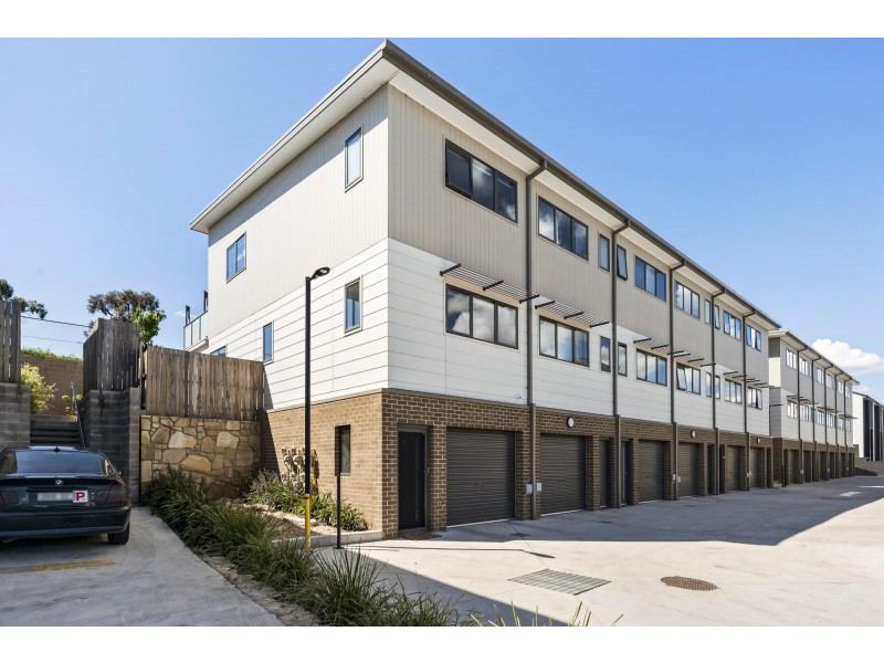 1/15 Wanderlight Avenue, Lawson ACT 2617