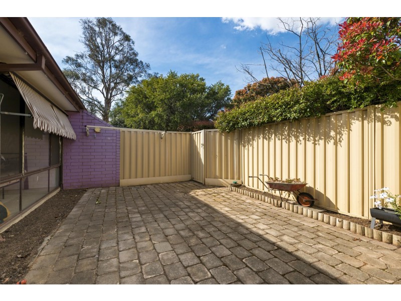 4 Blandon Place, Holt ACT 2615