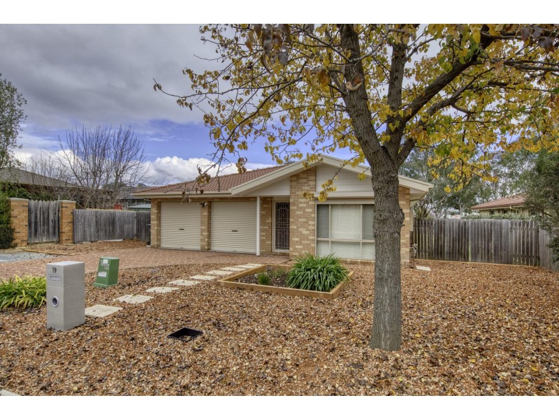 19 Fitton Close, Dunlop ACT 2615