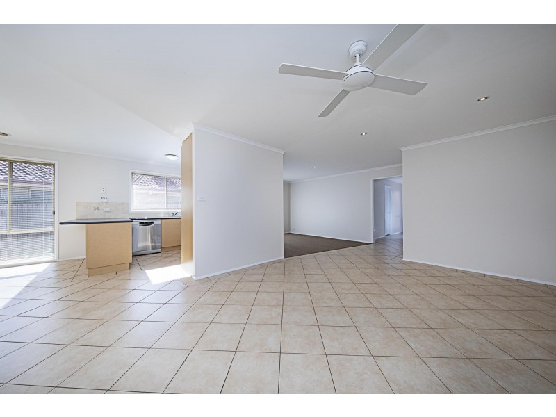 19 Fitton Close, Dunlop ACT 2615