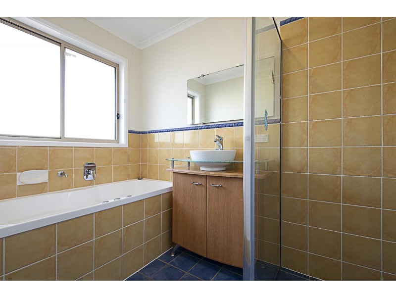 19 Fitton Close, Dunlop ACT 2615