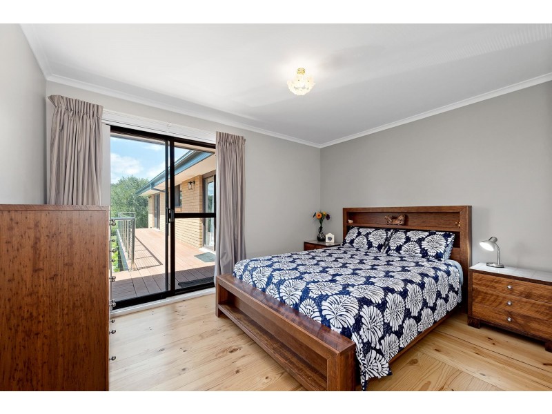 9 Barrett Street, Macgregor ACT 2615