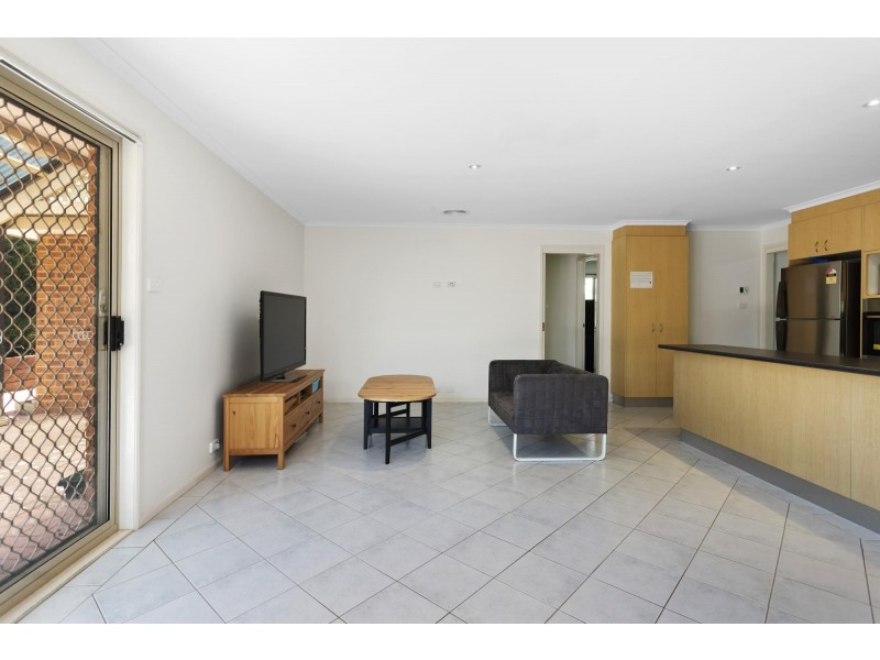 15 Westall Close, Dunlop ACT 2615