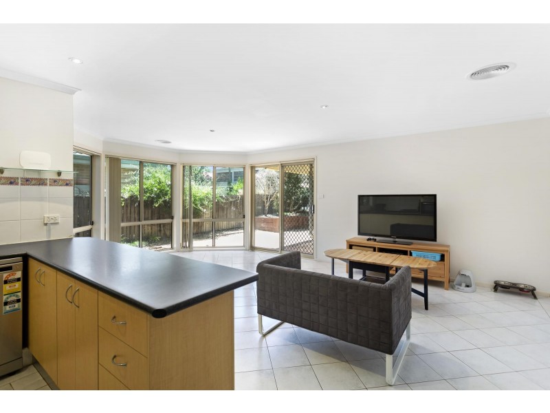 15 Westall Close, Dunlop ACT 2615