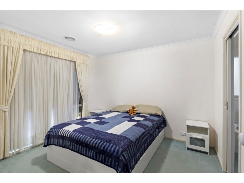 15 Westall Close, Dunlop ACT 2615