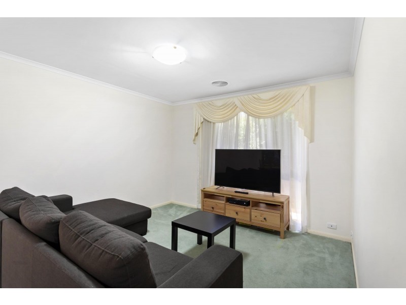 15 Westall Close, Dunlop ACT 2615