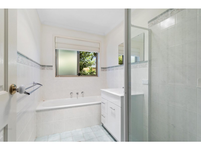 15 Westall Close, Dunlop ACT 2615