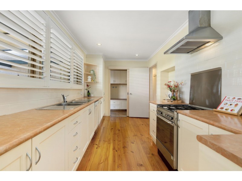 58 Hinkler Street Scullin Act 2614 Lj Hooker Kippax Sold