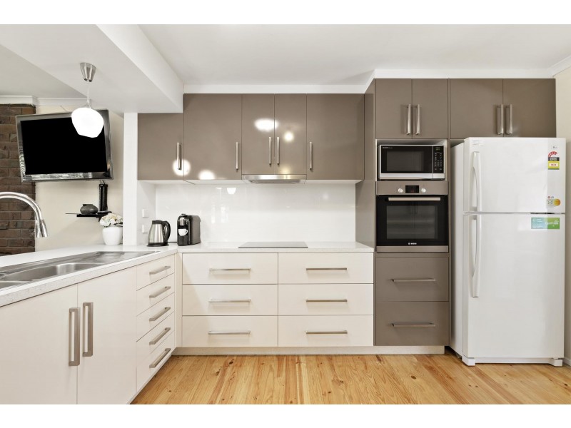 16 MacIntyre Place, Charnwood ACT 2615