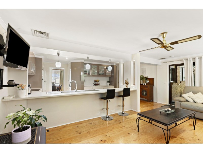 16 MacIntyre Place, Charnwood ACT 2615