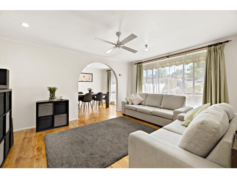 16 MacIntyre Place, Charnwood ACT 2615