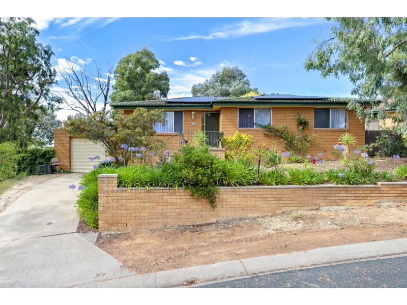 3 Dean Place, Charnwood ACT 2615