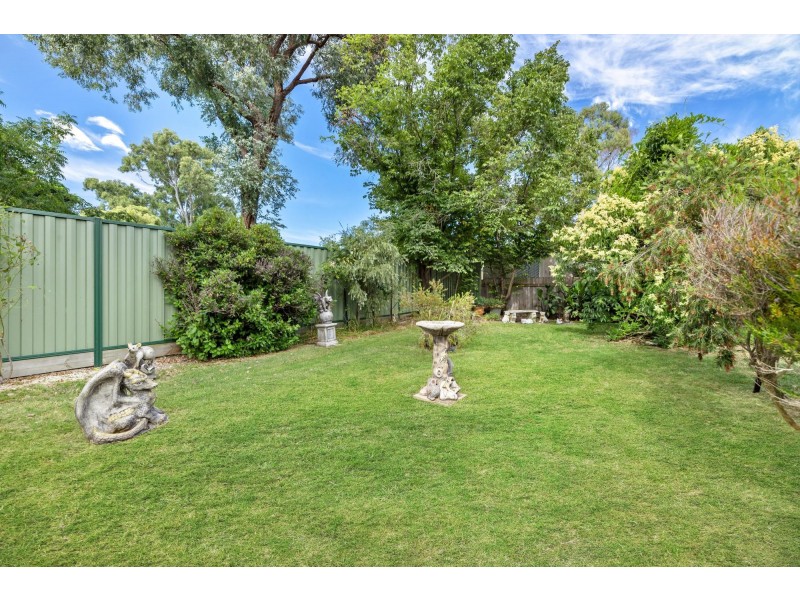 3 Dean Place, Charnwood ACT 2615