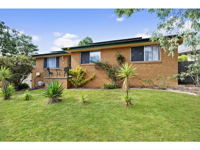 3 Dean Place, Charnwood ACT 2615