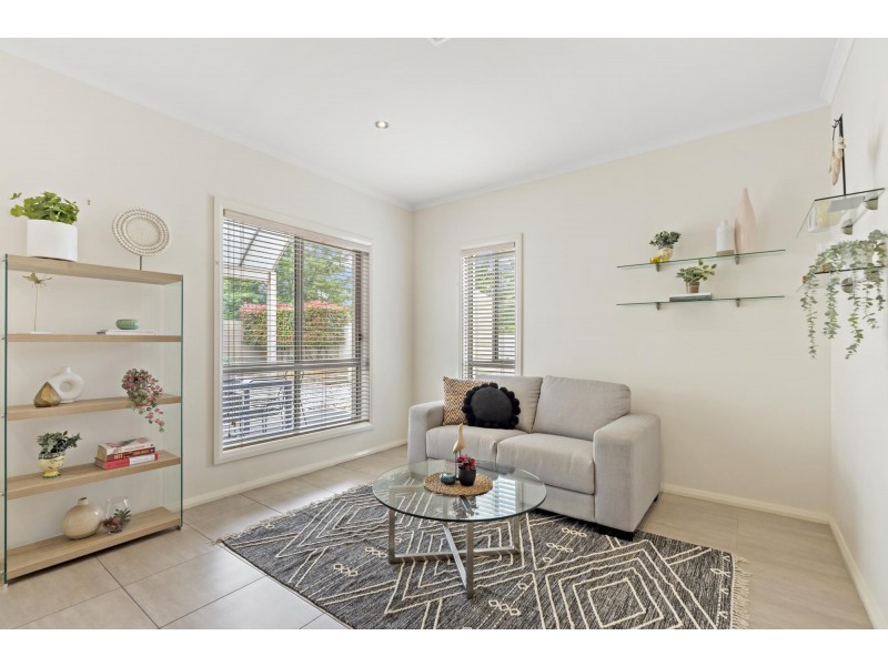 26 Mapleton Avenue, Harrison ACT 2914