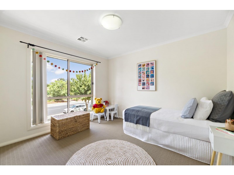26 Mapleton Avenue, Harrison ACT 2914