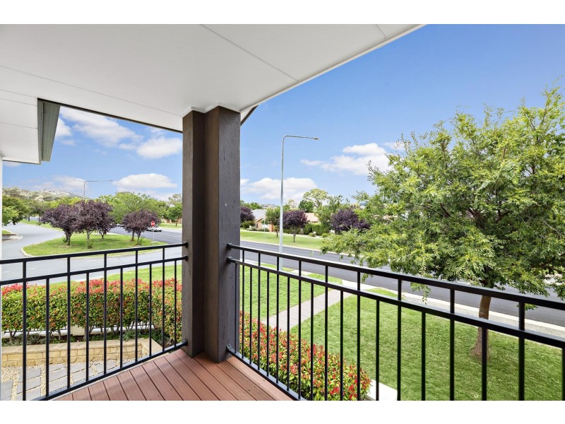 26 Mapleton Avenue, Harrison ACT 2914