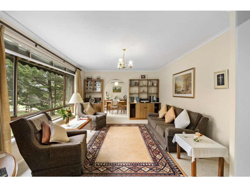 242 Southern Cross Drive, Latham ACT 2615
