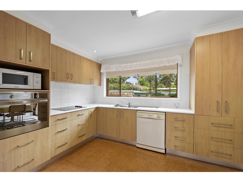 242 Southern Cross Drive, Latham ACT 2615