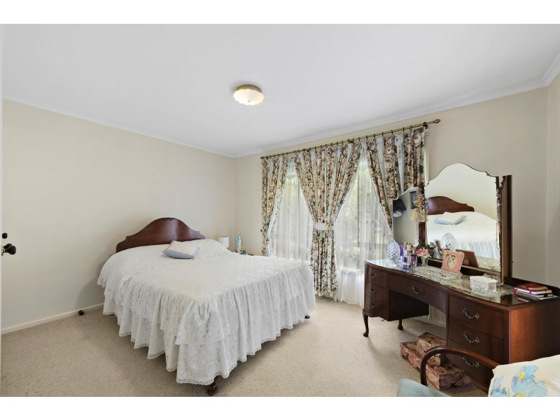 242 Southern Cross Drive, Latham ACT 2615