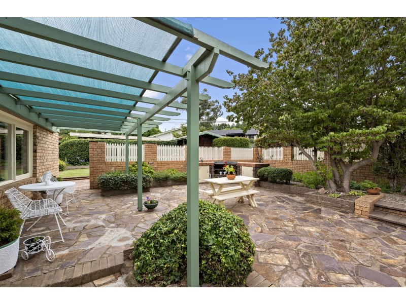 242 Southern Cross Drive, Latham ACT 2615