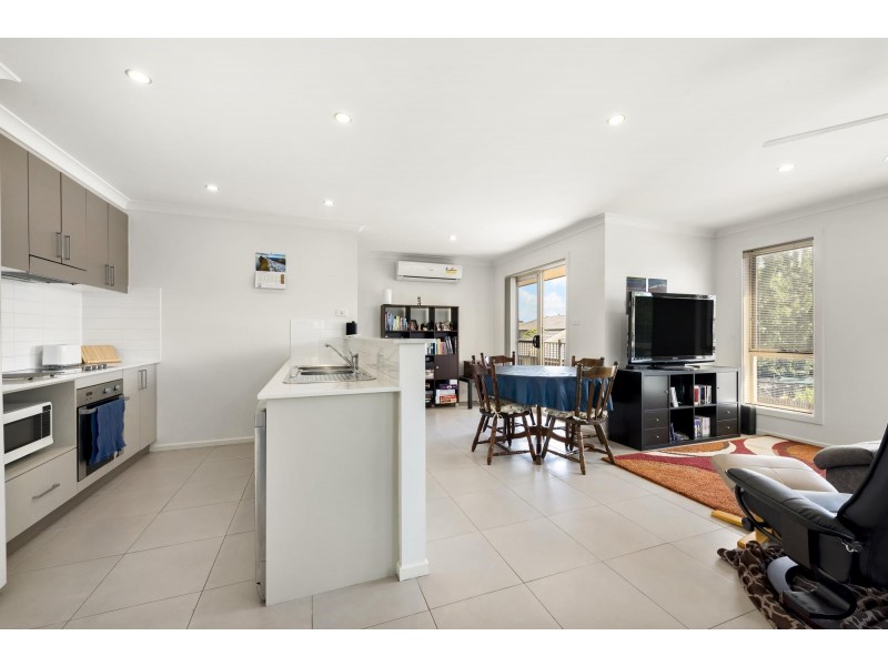 2/17 Woolshed Lane, Harrison ACT 2914
