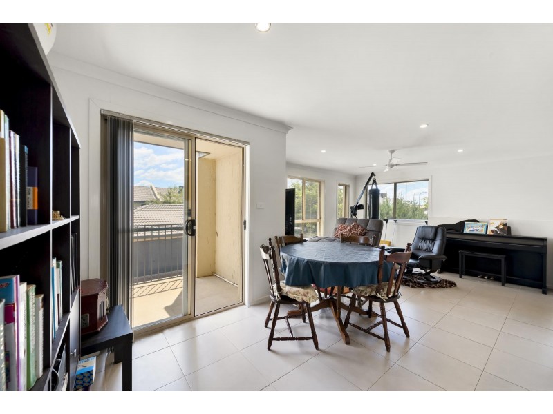 2/17 Woolshed Lane, Harrison ACT 2914