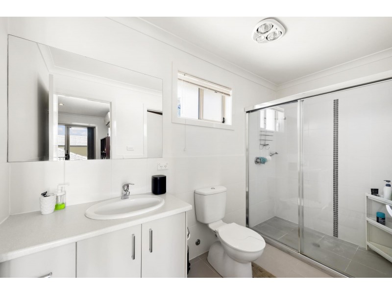 2/17 Woolshed Lane, Harrison ACT 2914