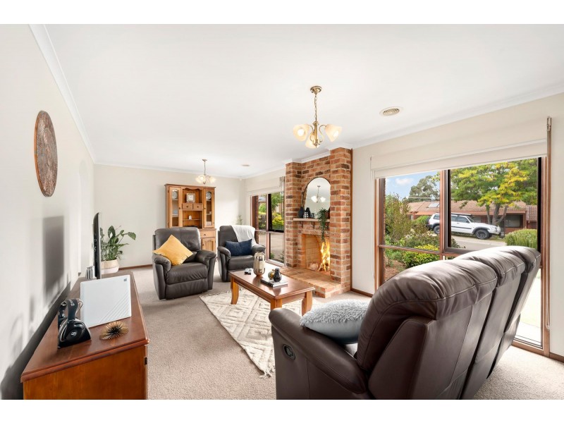 16 Vagabond Crescent, Mckellar ACT 2617