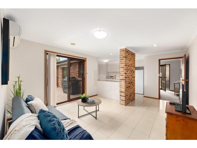 16 Vagabond Crescent, Mckellar ACT 2617
