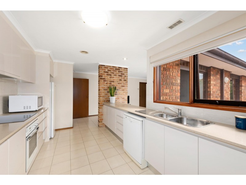 16 Vagabond Crescent, Mckellar ACT 2617