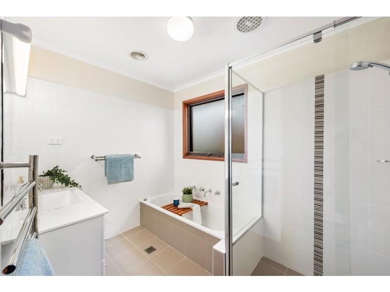 16 Vagabond Crescent, Mckellar ACT 2617