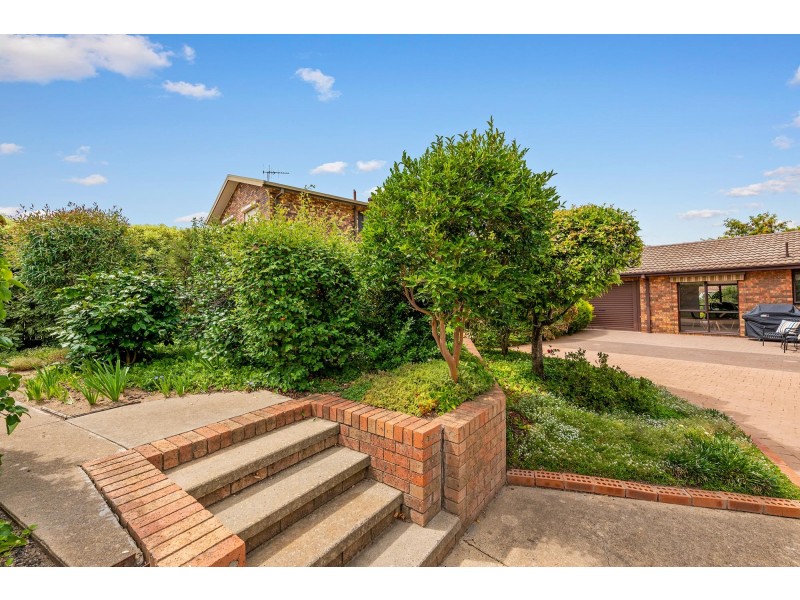16 Vagabond Crescent, Mckellar ACT 2617