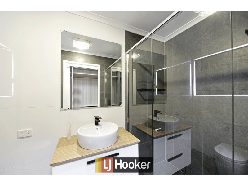 25 Baddeley Crescent, Spence ACT 2615