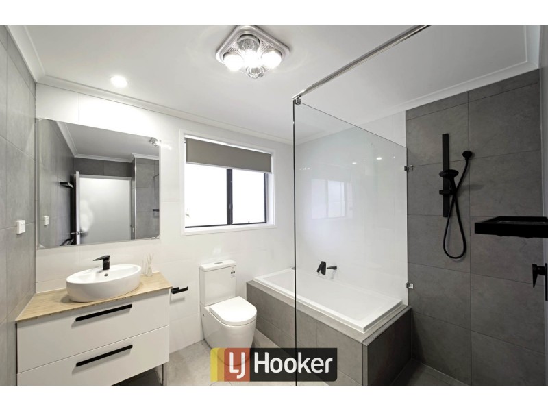 25 Baddeley Crescent, Spence ACT 2615