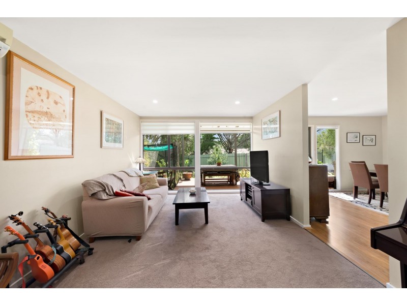 7 Waterfield Place, Charnwood ACT 2615