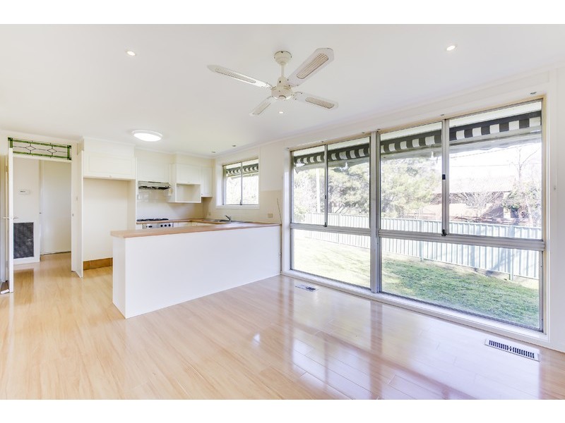 9 Mathison Place, Macgregor ACT 2615