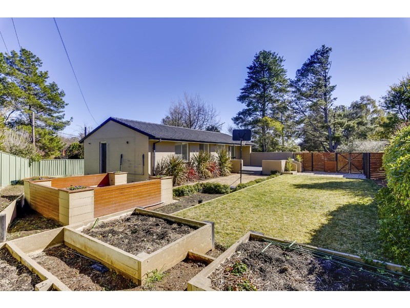 9 Mathison Place, Macgregor ACT 2615