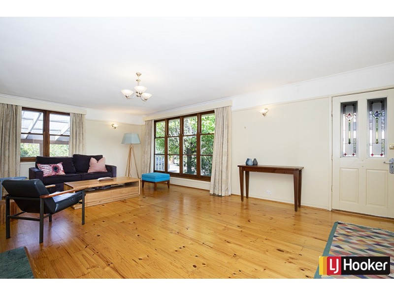4 Schomburgk Street, Yarralumla ACT 2600
