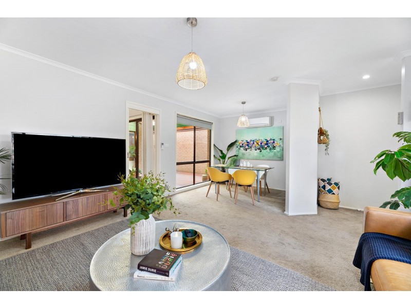 15 Summerville Crescent, Florey ACT 2615