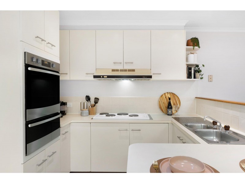 15 Summerville Crescent, Florey ACT 2615