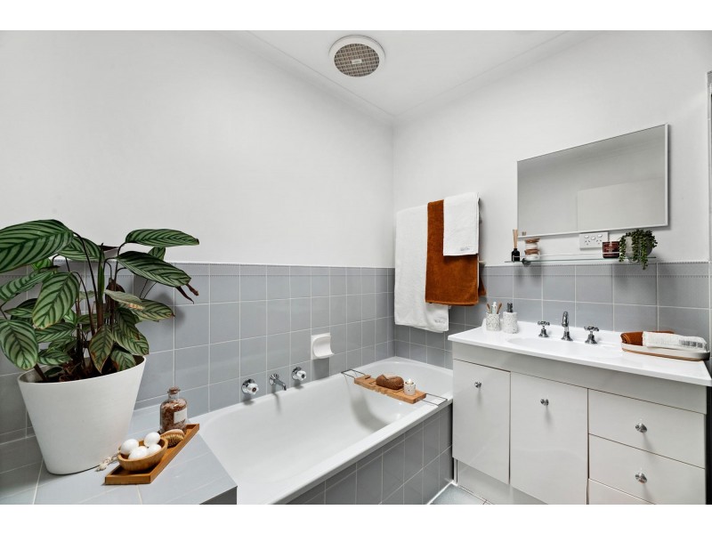 15 Summerville Crescent, Florey ACT 2615