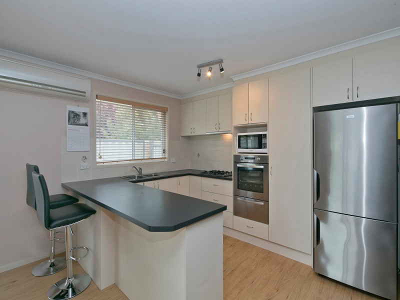 2 Hanrahan Crescent, Dunlop ACT 2615